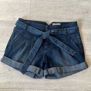 FREE PEOPLE Belted Denim Jeans Shorts—Size waist 27”-